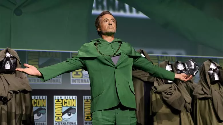 Gambar SDCC 2024: Robert Downey Jr. Jadi Doctor Doom di Dua Film ‘Avengers’